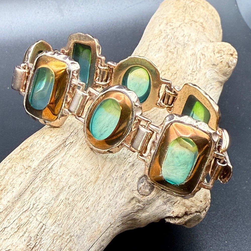 Liz Claiborne Vintage Gold Tone Teal Green Ombre Cabochon Link Bracelet LC Logo